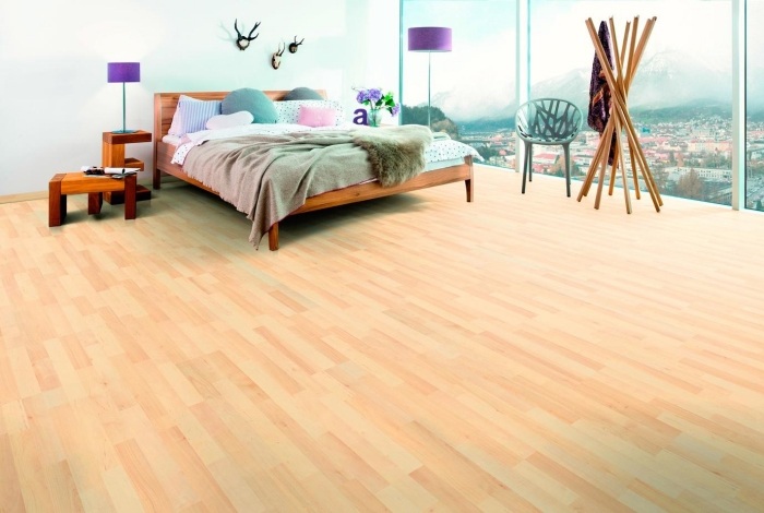 Fußboden-Schlafzimmer-Laminat-günstig-kaufen-megafloor-Holzmix