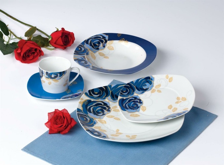 Geschichte Porzellan Geschirr blaue Muster Blumen