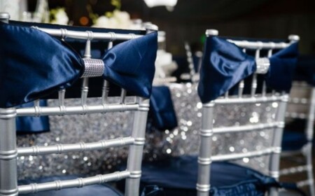 Hochzeit in Marineblau und Silber