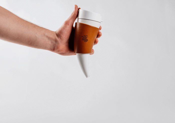 Hornförmiger-Kaffeebecher-goat-mug-praktisches-accessoire