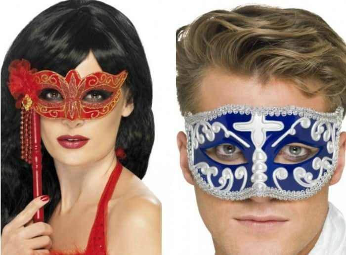 Karneval-Masken-über-Kostüm-Zauber