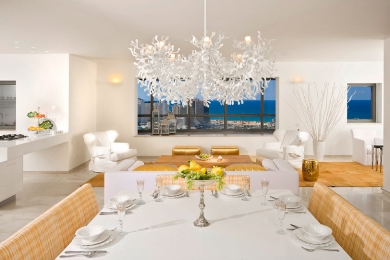 Kronleuchter-in-Weiß-floral-inspiriert-Ideen-Wohnung-Einrichtung-luxuriös