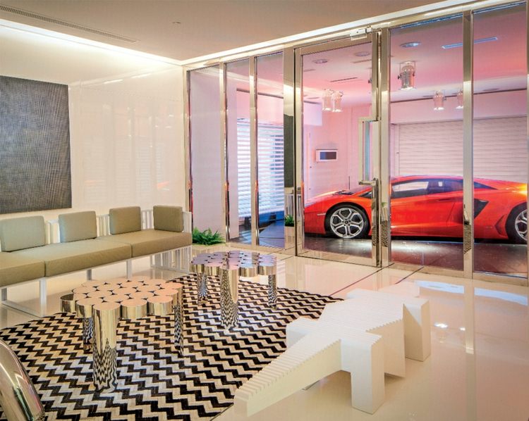 Luxus Immobilien Wohnung mit Garage Glas Schiebetüren