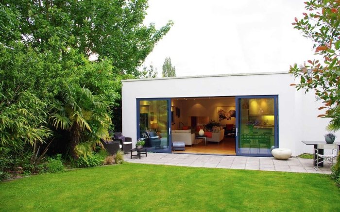 Schiebetüren-für-die-Terrasse-Garten-modern-elegant-terrassengestaltung