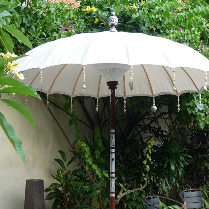 Sonnenschirm orientalisch weiße Farbe Möbel Design Ideen
