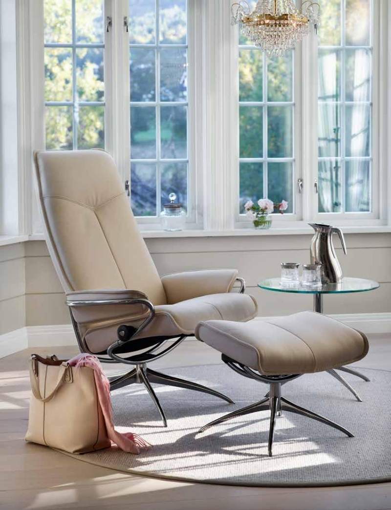 Stressless-Sessel-Sitzkomfort-weiche-Polsterung-reduzierte-Form-Wohnzimmermöbel