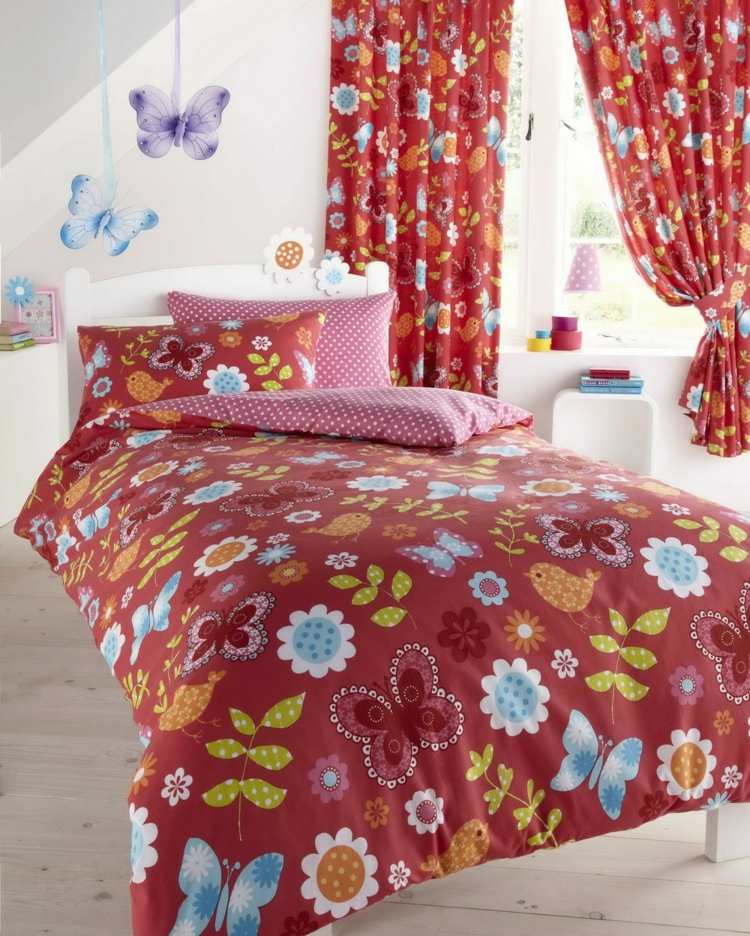  Kinderzimmer Mädchenzimmer dekorieren rot Schmetterlinge Motive