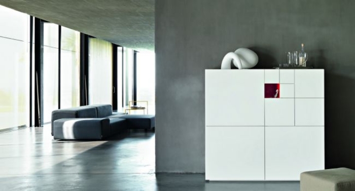 Weißes-Sideboard-in-Hochglanz-Flurmöbel-Design-Conchiglia-Studio-charlie-LEMA