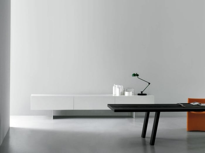 Weißes-Sideboard-in-Hochglanz-puristisch-Piero-Lissoni-Design-Porro