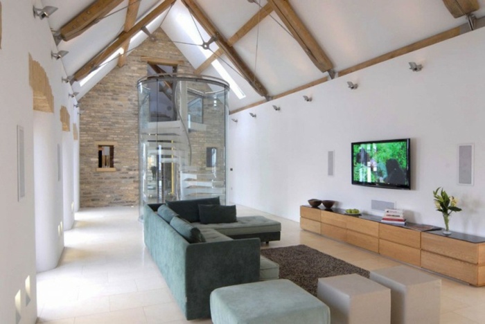 Wohnzimmer gestalten Scheune modern Einrichtung Polstermöbel Holz Fernseherschrank