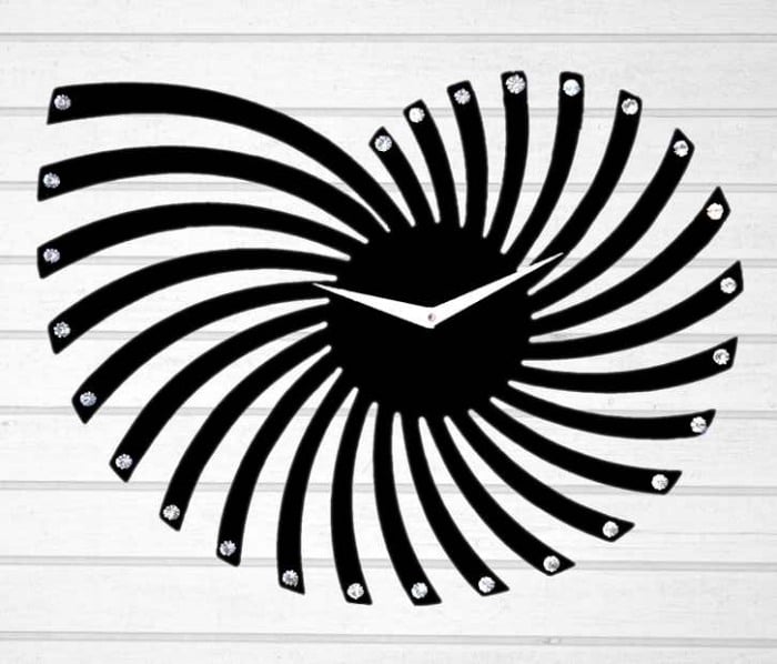 Zeeshaan-Dimante-Spiralförmige-Wanduhr-schwarz-weiß