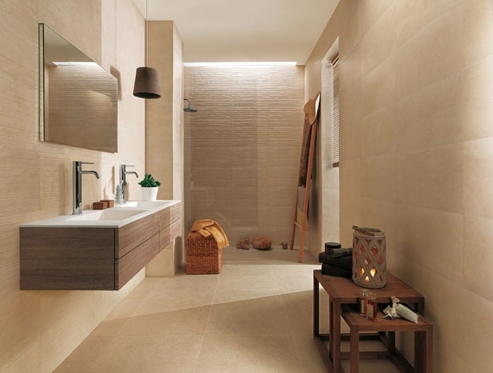 badezimmer-design-in-erd-und-naturfarben-praktische-möbel-wandbefestigt-waschbeckenschrank