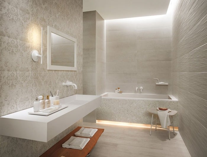 badezimmer-design-luxuriöse Badezimmer-Fliesen-gemustert-waschbeckentisch-hängend