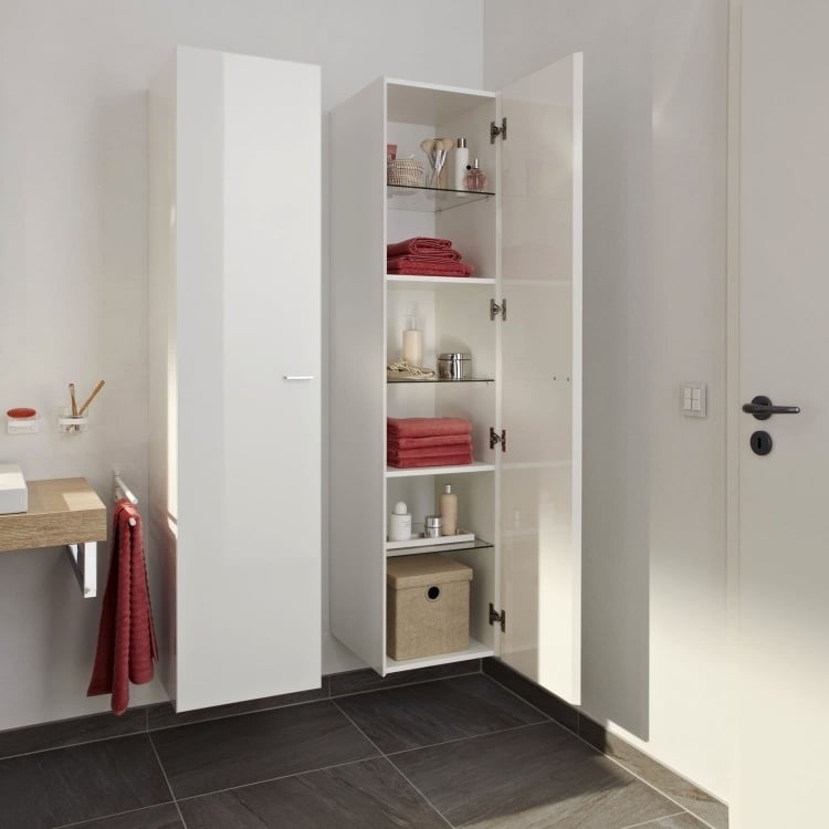 badezimmer-hochschrank-design-weiss-lackiert-ROOM-Schmiddem-Berlino