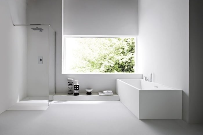 badezimmer-innovativer-stoff-badewanne-weiß-rechteckig-dusche