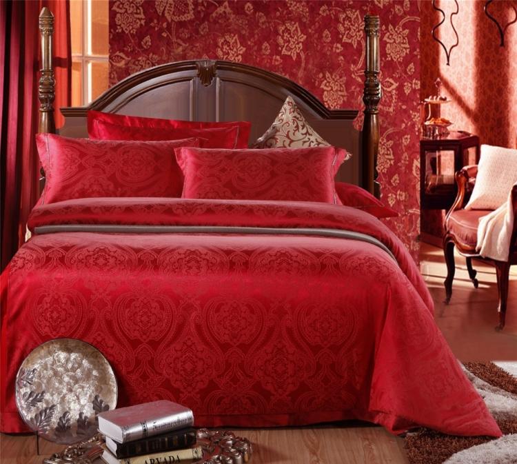 bettwasche-set-rot-satin-romantische-deko-schlafzimmer