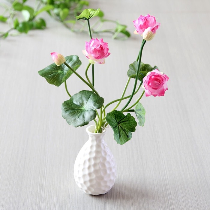dekoideen-mini-blumenvase-textur-set-weiß-keramik-lotus-blüten