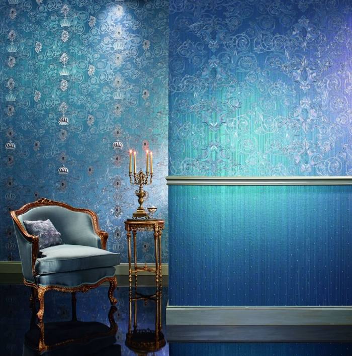 designer-tapete-marburg-blau-nuancen-krone-motiv-luxuriös