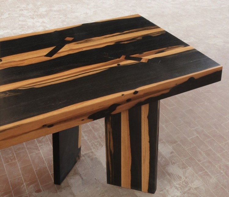 esstisch-massivholz-rechteckig-dekorativ-schwarz-natur-BLACKY-Atelier-MO-BA