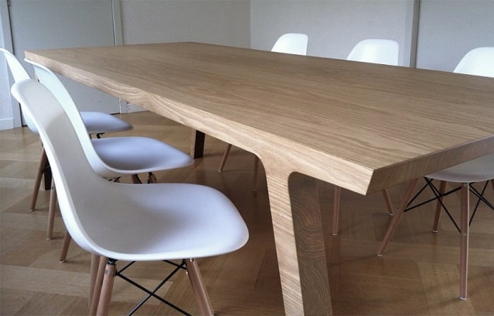 exklusive-Möbel-in-Weiß-Stühle-Esszimmer-Tisch-Massivholz
