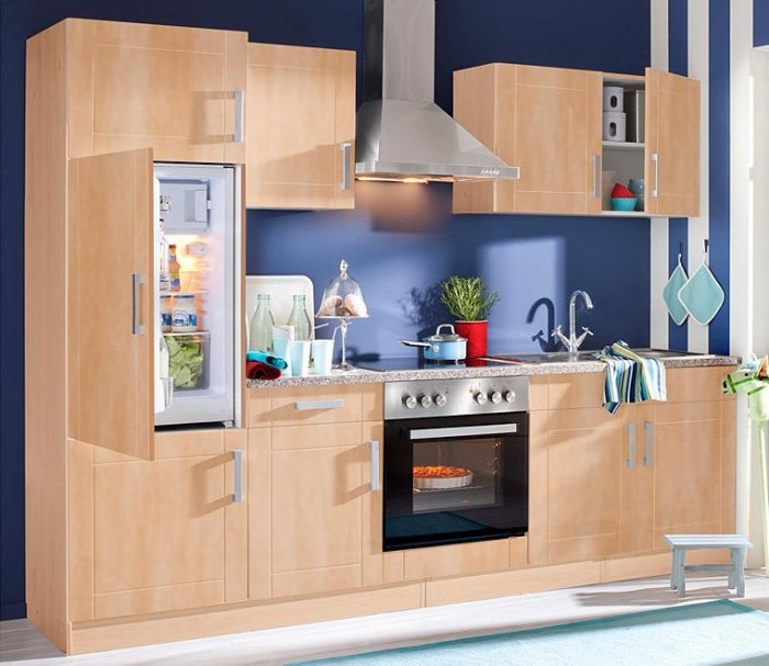 helle-Holz-Optik-Küchenzeile-Held-Möbel-Tinnum-E-Geräte-integriert