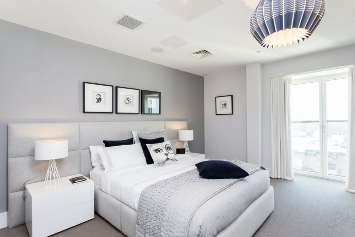 modern-Schlafzimmer-Farben-Ideen-grau-weiß-optische-weite-effekt-verstärken