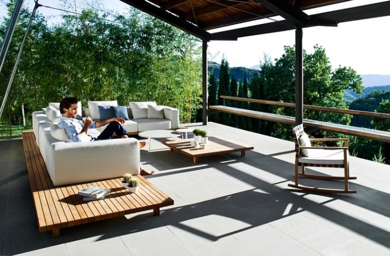 outdoor-lounge-sofa-set-teakholz-platte-modern-design-beistelltisch-schaukelstuhl