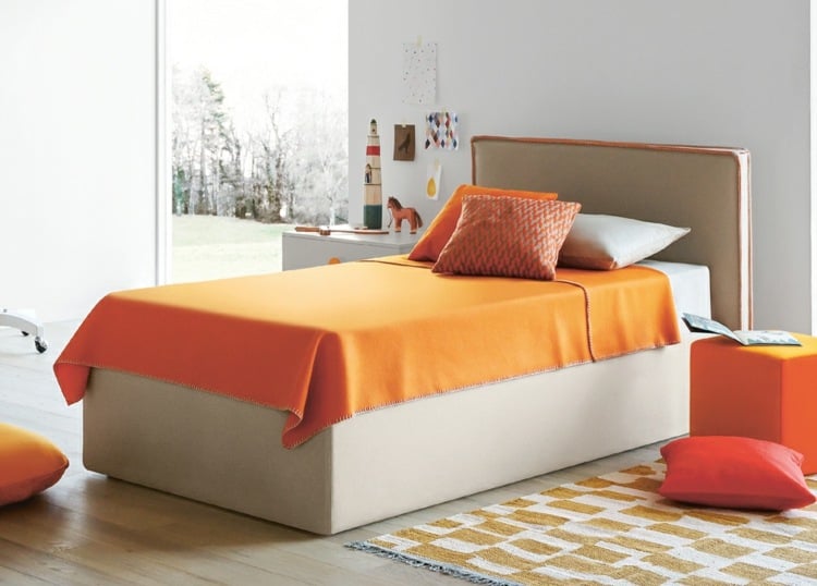  Kinderbetten orange Bettdecke kleines Kinderzimmer