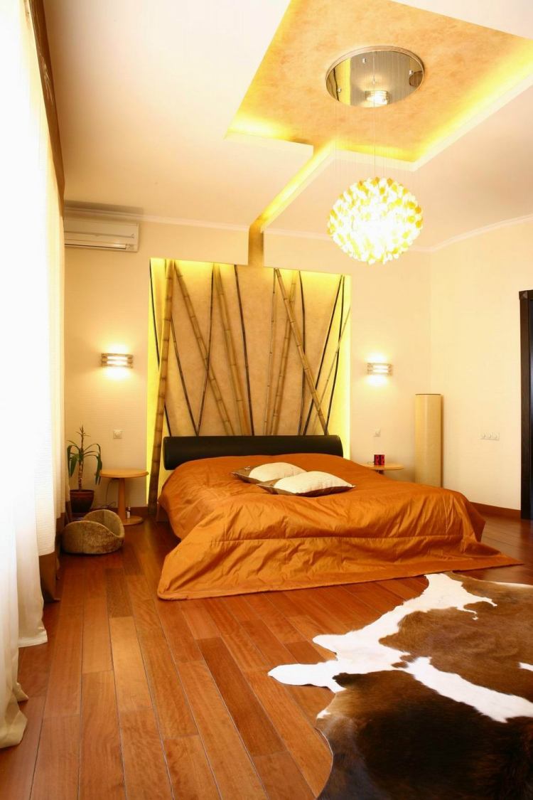 schlafzimmer-asiatischer-stil-deko-bambusstangen-indirekte-led-beleuchtung