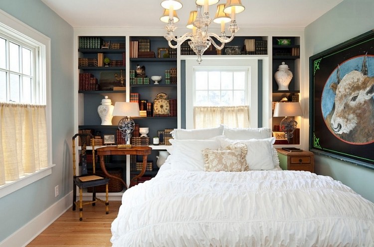 schlafzimmer-vintage-stil-einrichtung-wandfarbe-blau Dekoration mit Büchern