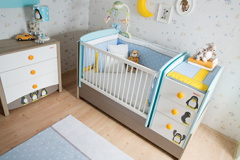 Babyzimmer komplett Möbel Bett Gitter Wickelaufsatz Stauraum Schubladen