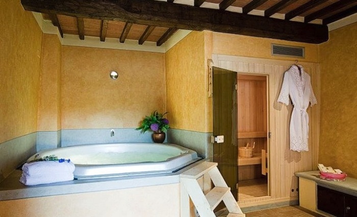 Badezimmer-Vorschläge-rustikale-Einrichtung-Stil-Toskana-Wandputz