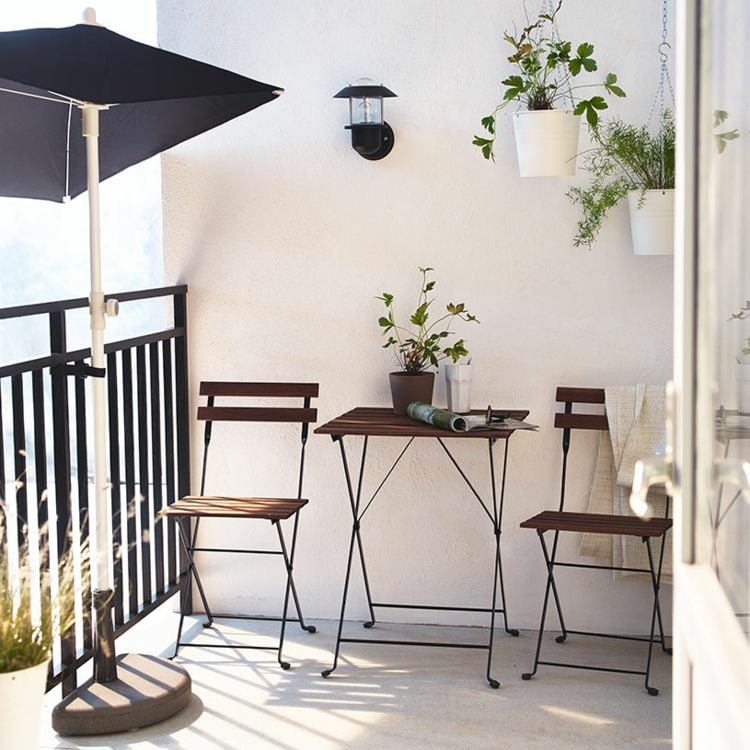Balkon Deko Ideen 2015 Sonnenschutz Sonnenschirm Laterne Topfpflanzen