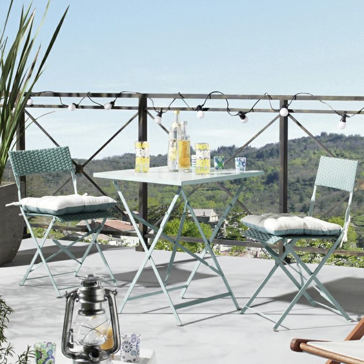 Balkonmöbel-Ideen-2015-klappbar-hellblau-Tisch-Stühle