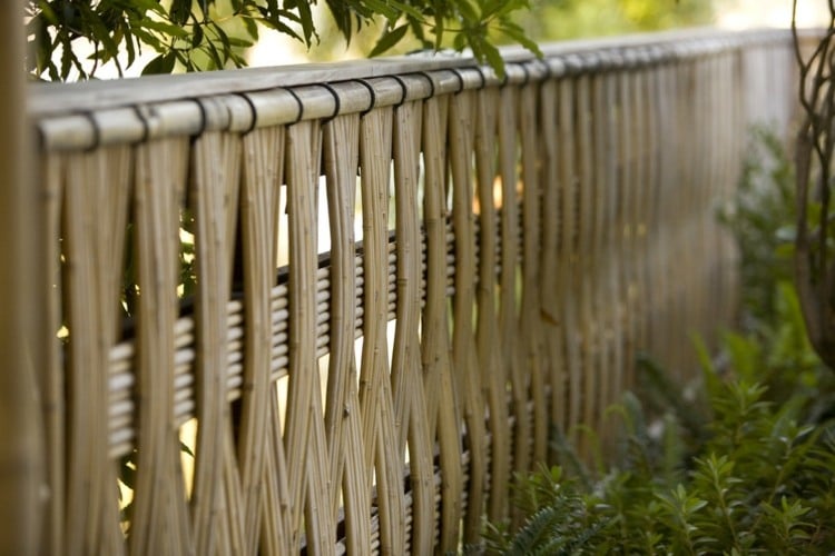 Bambus-Garten-Sichtschutz-Flecht-Zaun-Bambusrohren-selber-bauen