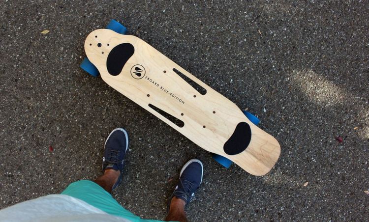 Elektro Skateboard Holz schnelle Geschwindigkeit leicht