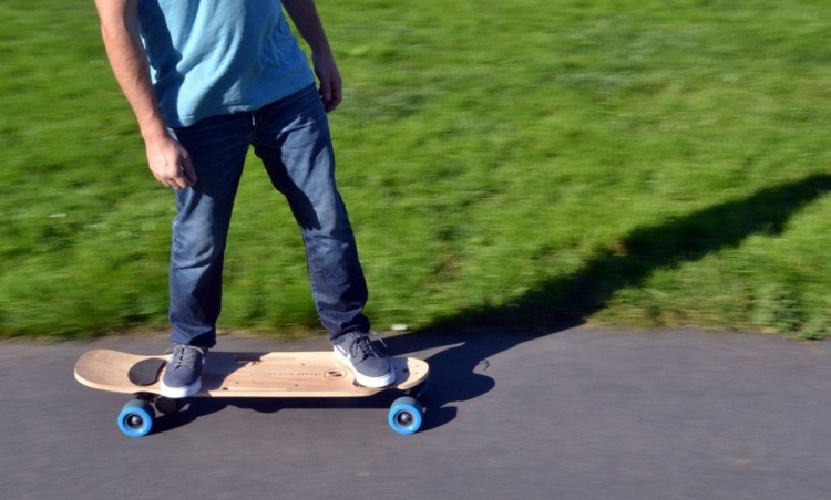 Skateboard modernes Design erreicht Geschwindigkeit 35Km