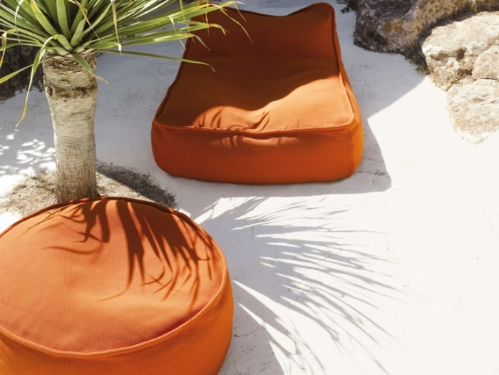 Garten-Loungemöbel-Sitzpuff-Orange-Bezug-Bodenkissen-FLOAT-Paola-Lenti
