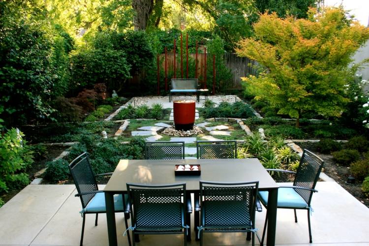 Gartengestaltung Terrasse lauschige Pflanzen Steinfliesen Ideen