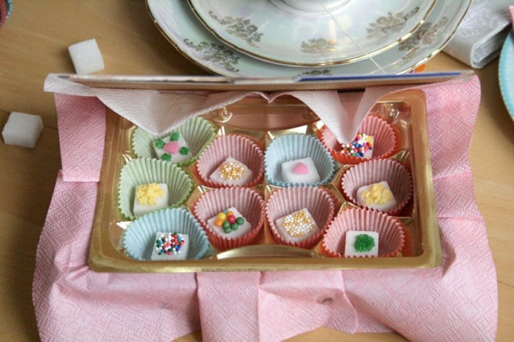 Geschenke Küche Bonbons Zuckerperlen dekorieren Muttertag Geschenk