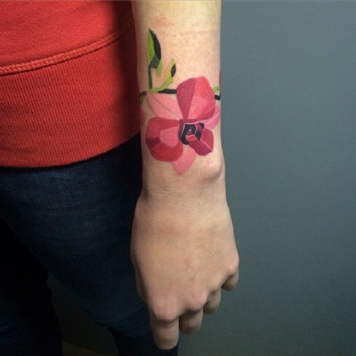 Handgelenk-Tattoo-Blumen-Frauen-Ideen-Bilder