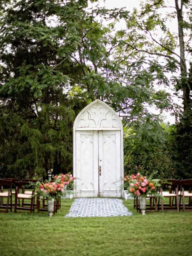 Hochzeitsideen-für-Türen-Gartenhochzeit-Feier-Hintergrund
