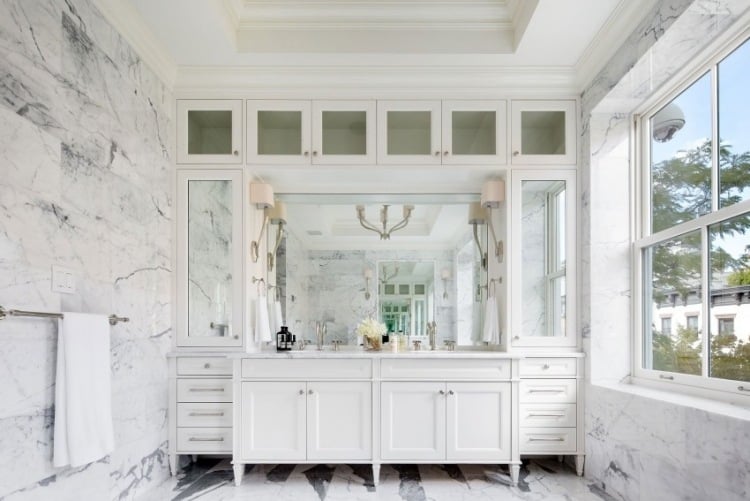 Interior-Design-badezimmer-Marmor-Wandgestaltung-Mosaikfußboden-Fischgrätenmuster