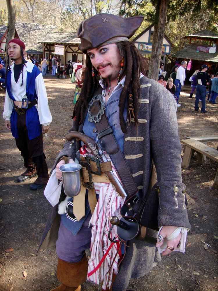 Kostümideen-Fluch-der-Karibik-Kapitän-jack-sparrow-Piratenkostüm