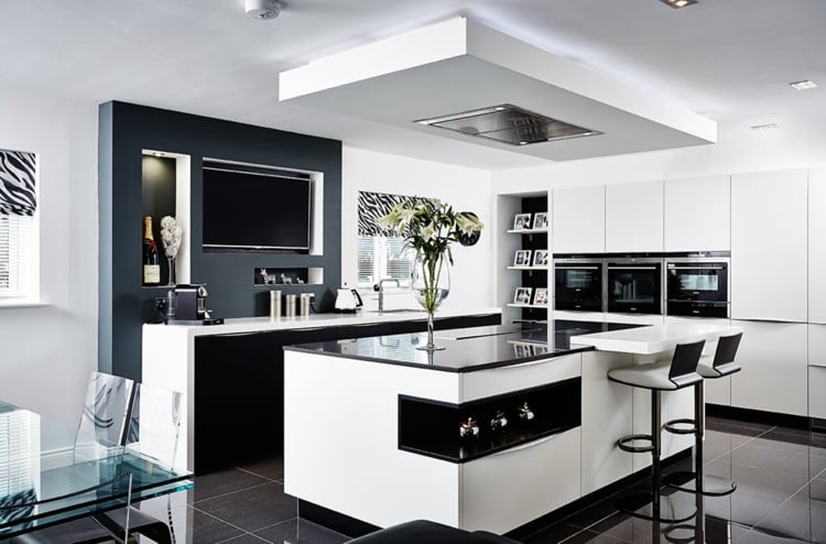 Küchen Ideen 2015 graue Küchenwand Gipswand Kochinsel Einbaugeräte