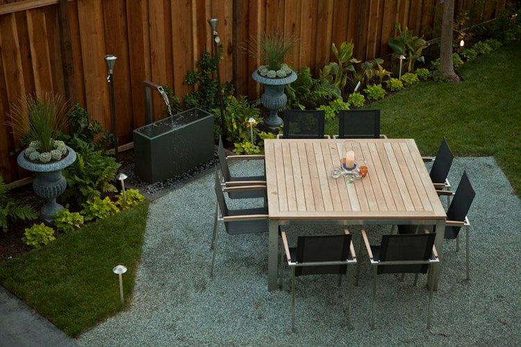 Moderne-Gartengestaltung-Steinen-Kies-Terrasse-Boden