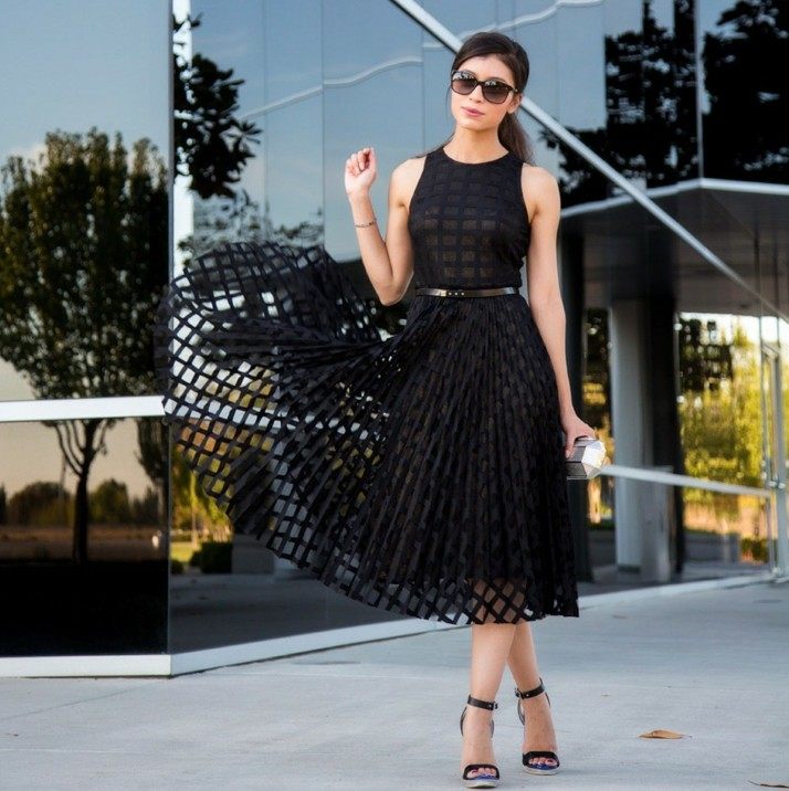 Modetrends 2015 Mesch Kleid hohe Taille ärmellos Outfit schwarz
