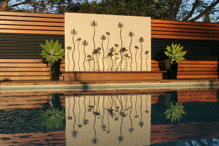 Mosaik-Garten-Pool-Holzzaun-Gartendeko-Bild