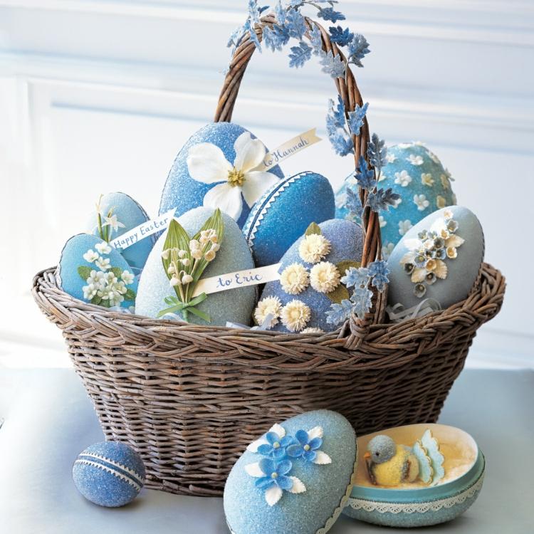 Ostergeschenke-selbst-gemacht-Osterkörbchen-Ostereier-Kunststoff-dekorieren
