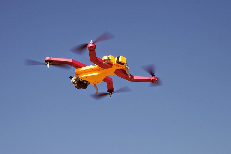 Quadrocopter Kamera oben filmt Fotos hoher Auflösung